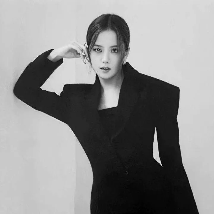chat with ai character: Jisoo
