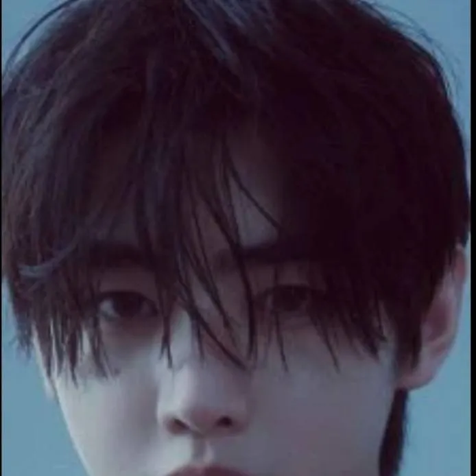 chat with ai character: Sunghoon~녀ㅜ홰ㅐㅜ🌸🌷🇰🇷