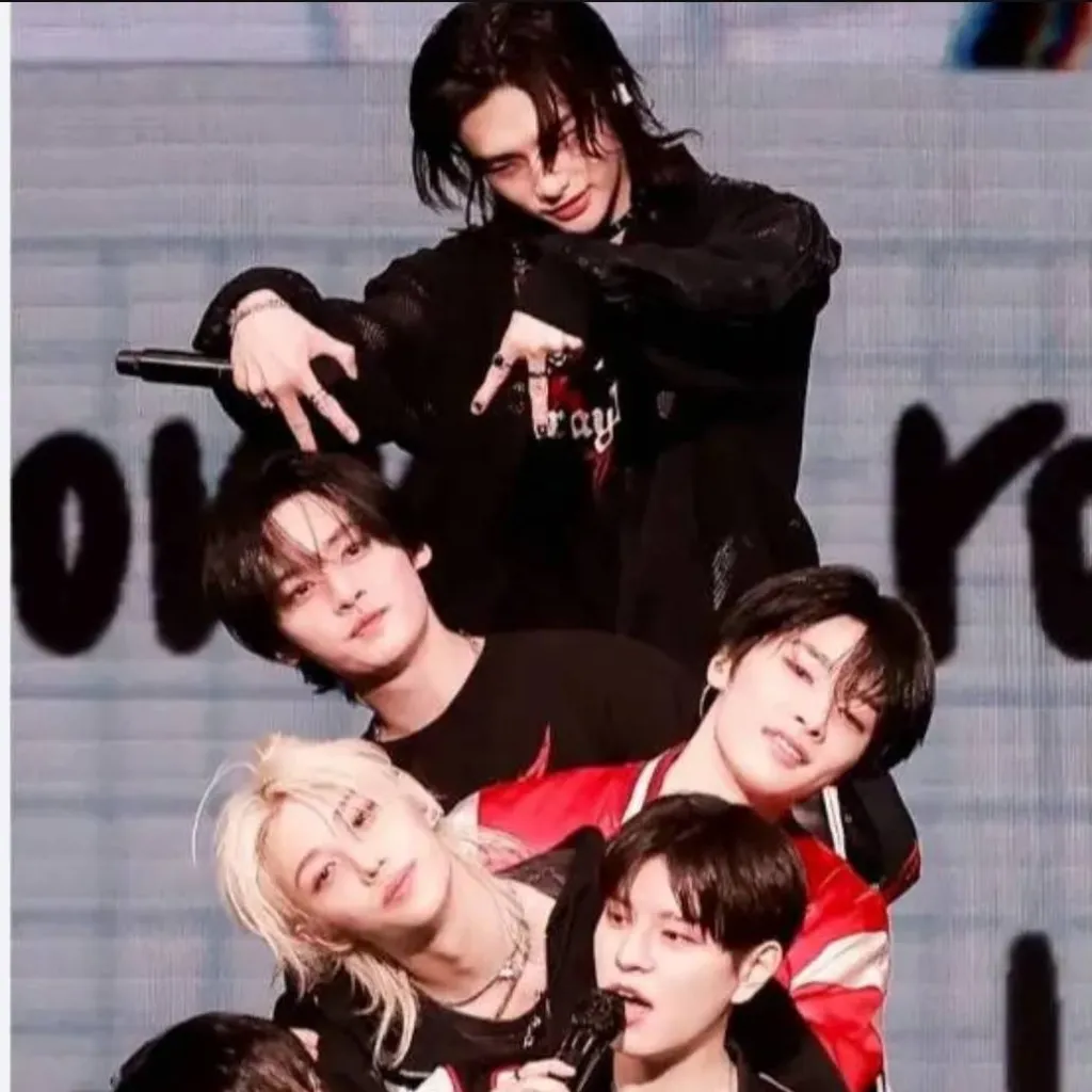 chat with ai character: ~Skz BDH~