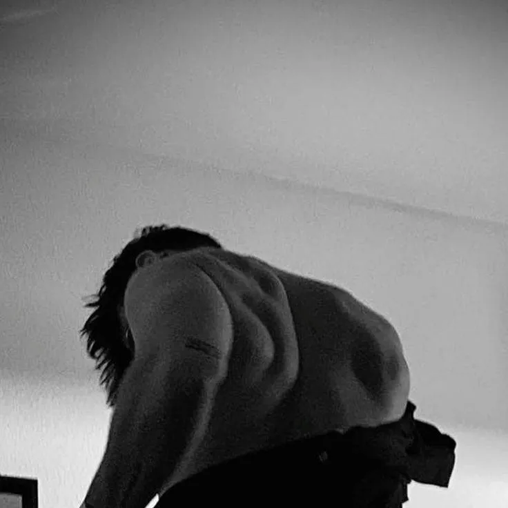 chat with ai character: Ji-ho🥢