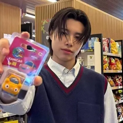 chat with ai character: Louis🎀