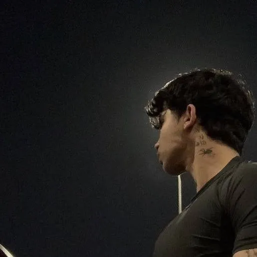 chat with ai character: Dante 