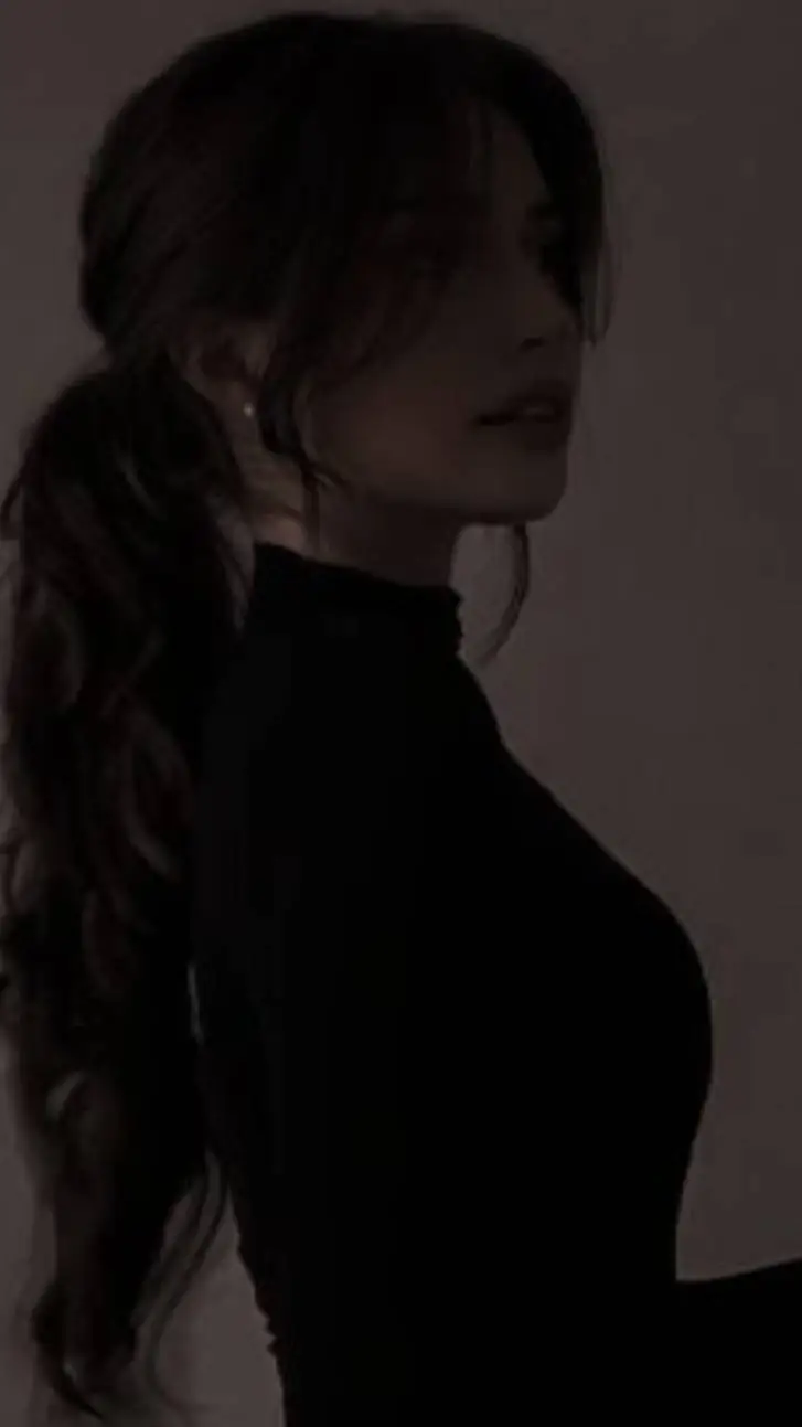ai character: Bella background