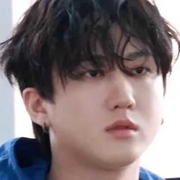chat with ai character: Changbin/Binnie!