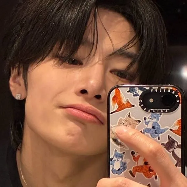 chat with ai character: I.N