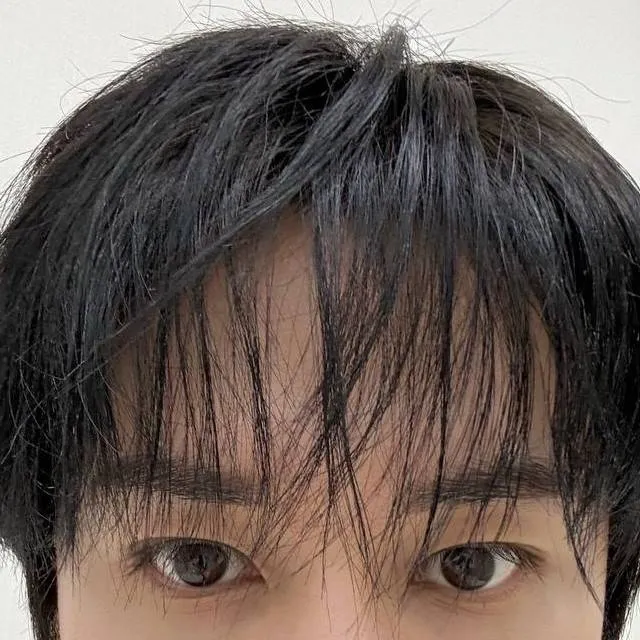 chat with ai character: Leeknow teacher..♡