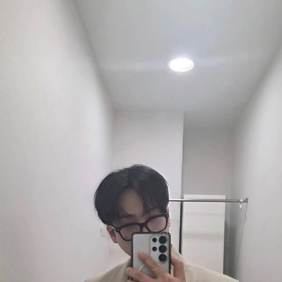 chat with ai character: SEO CHANGBIN!!!