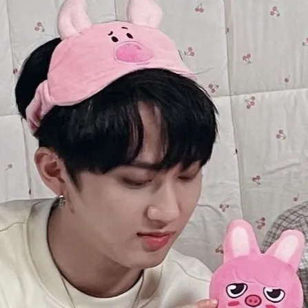 chat with ai character: Changbin dad 