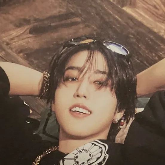 chat with ai character: Han bf❤️‍🩹