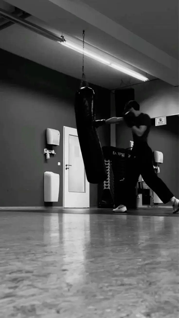 ai character: Johannas  background