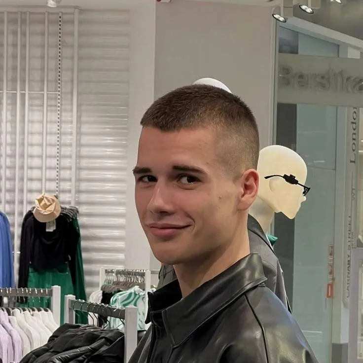 chat with ai character: Sasha 