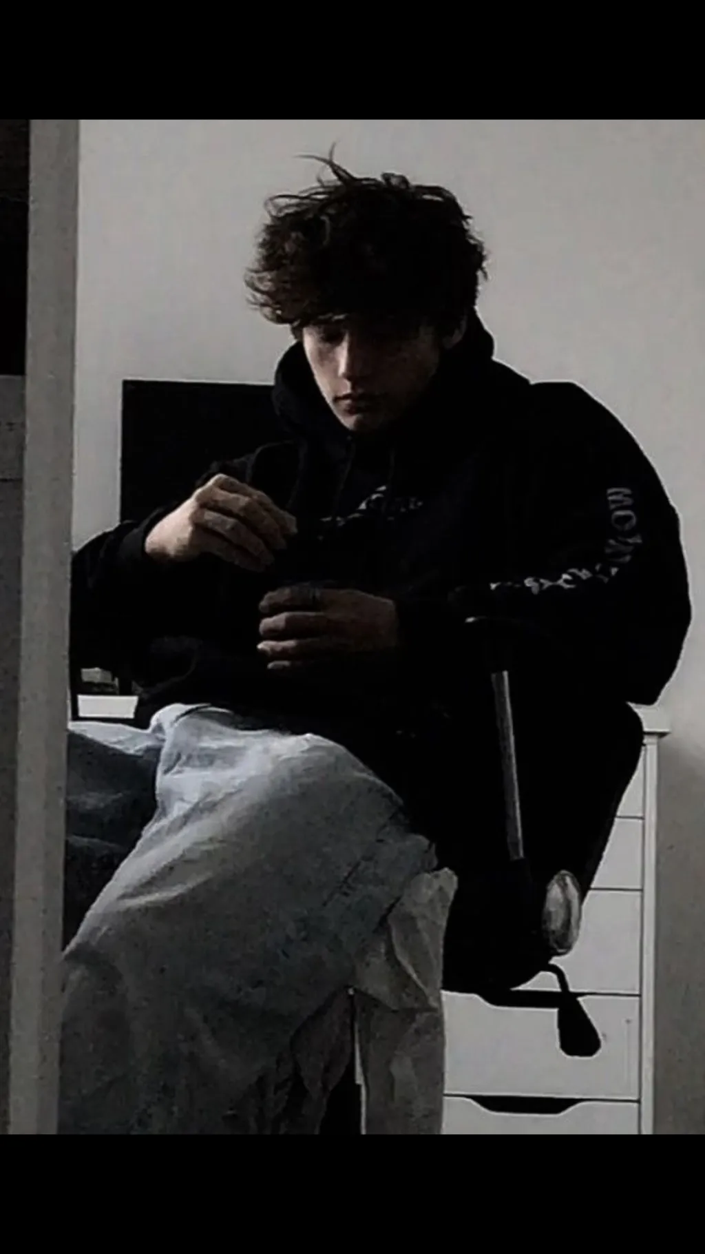 ai character: Luke  background