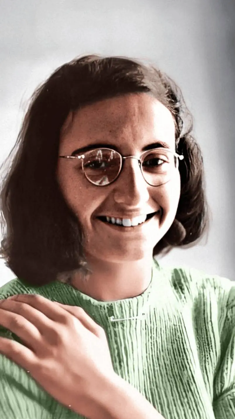 ai character: Margot Frank  background