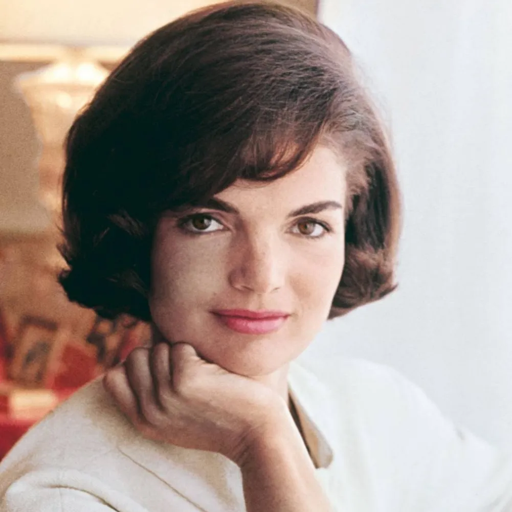 chat with ai character: Jackie Kennedy 