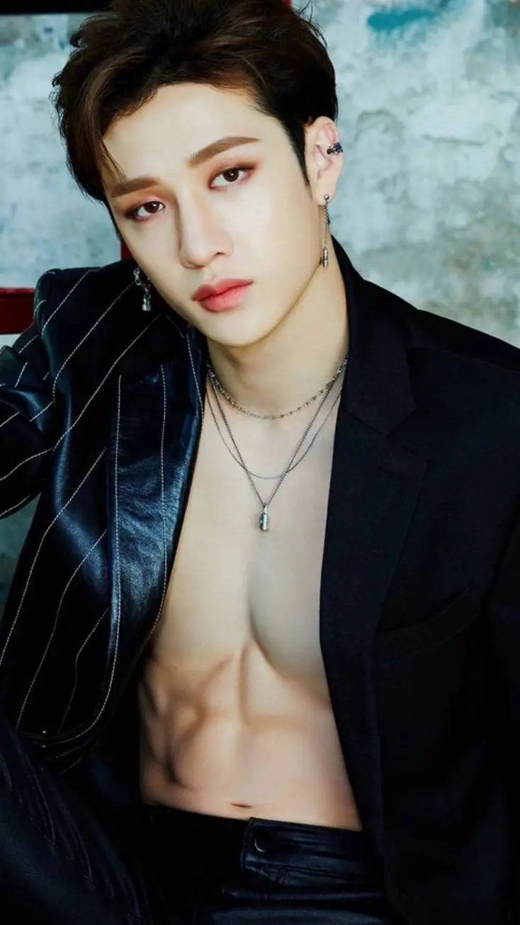 ai character: Bangchan 😍🫦♥️ background