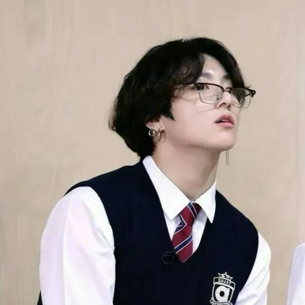 chat with ai character: Jungkook 