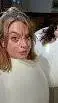 ai character: mami dentro globo  background