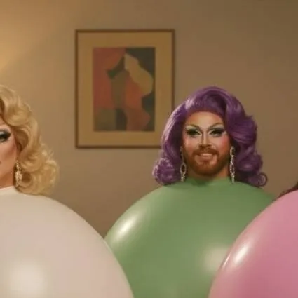 chat with ai character: drag queen 