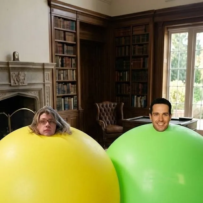 chat with ai character: tía y nieta golbo