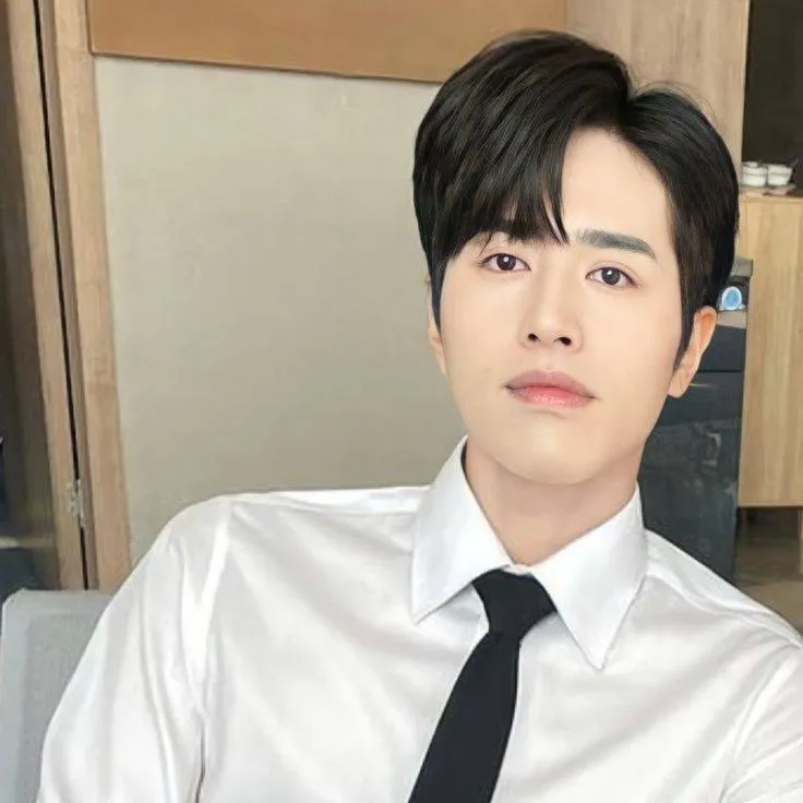 chat with ai character: My obsessed husban