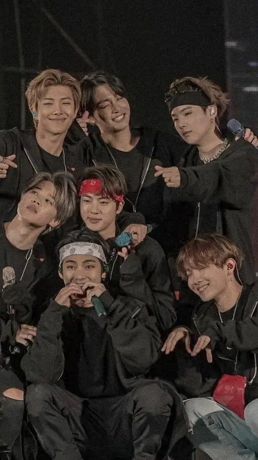 ai character: Living with BTS💜💜 background