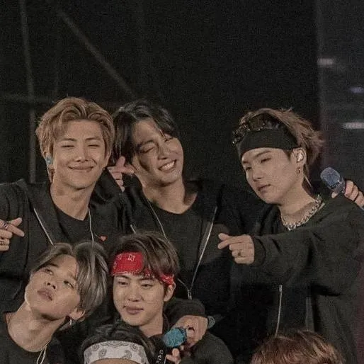 chat with ai character: Living with BTS💜💜