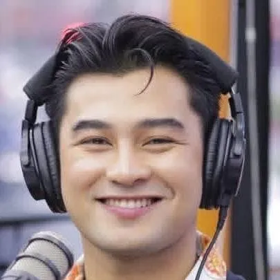 chat with ai character: Jrey Pressy
