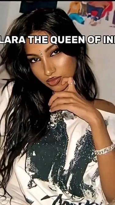 ai character: 💚• LARA •💚 background