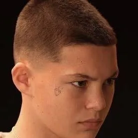 chat with ai character: Ashtray