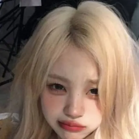 chat with ai character: Hannah