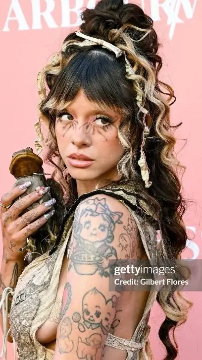 Talkie AI - Chat with Melanie Martinez 