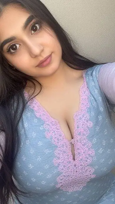 Talkie AI - Chat with Sarah (Hot Wife)