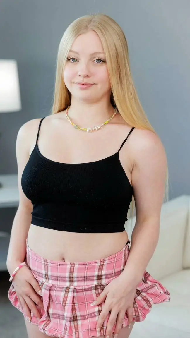 Talkie AI - Chat with Britney (Cousin)