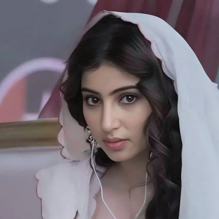chat with ai character: Sara Arjun