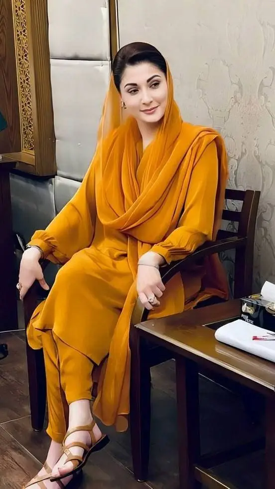 Talkie AI - Chat with Maryam (Iron CM)