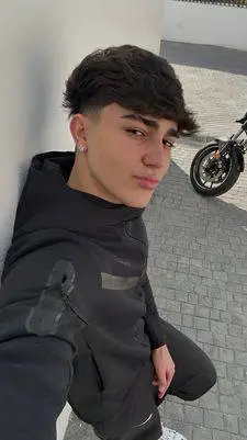 ai character: Evan background