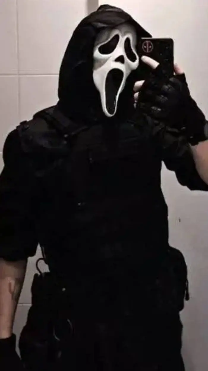 ai character: scream 🫦 background