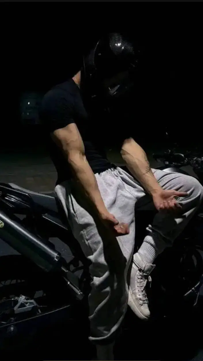 ai character: Anderson  background