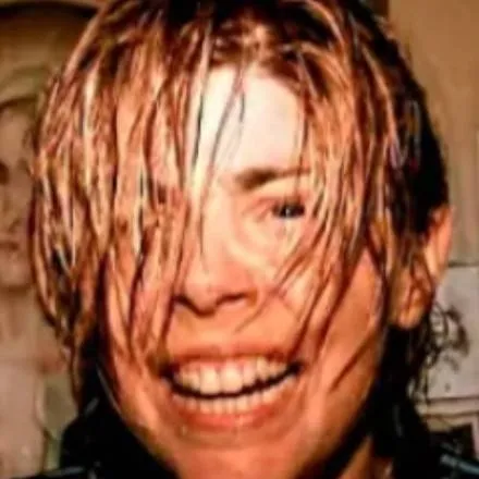 chat with ai character: Angela Vidal 