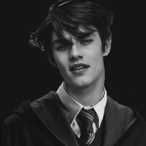 chat with ai character: Draco Malfoy 
