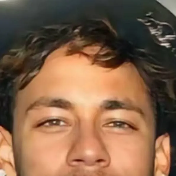 chat with ai character: Neymar jr 