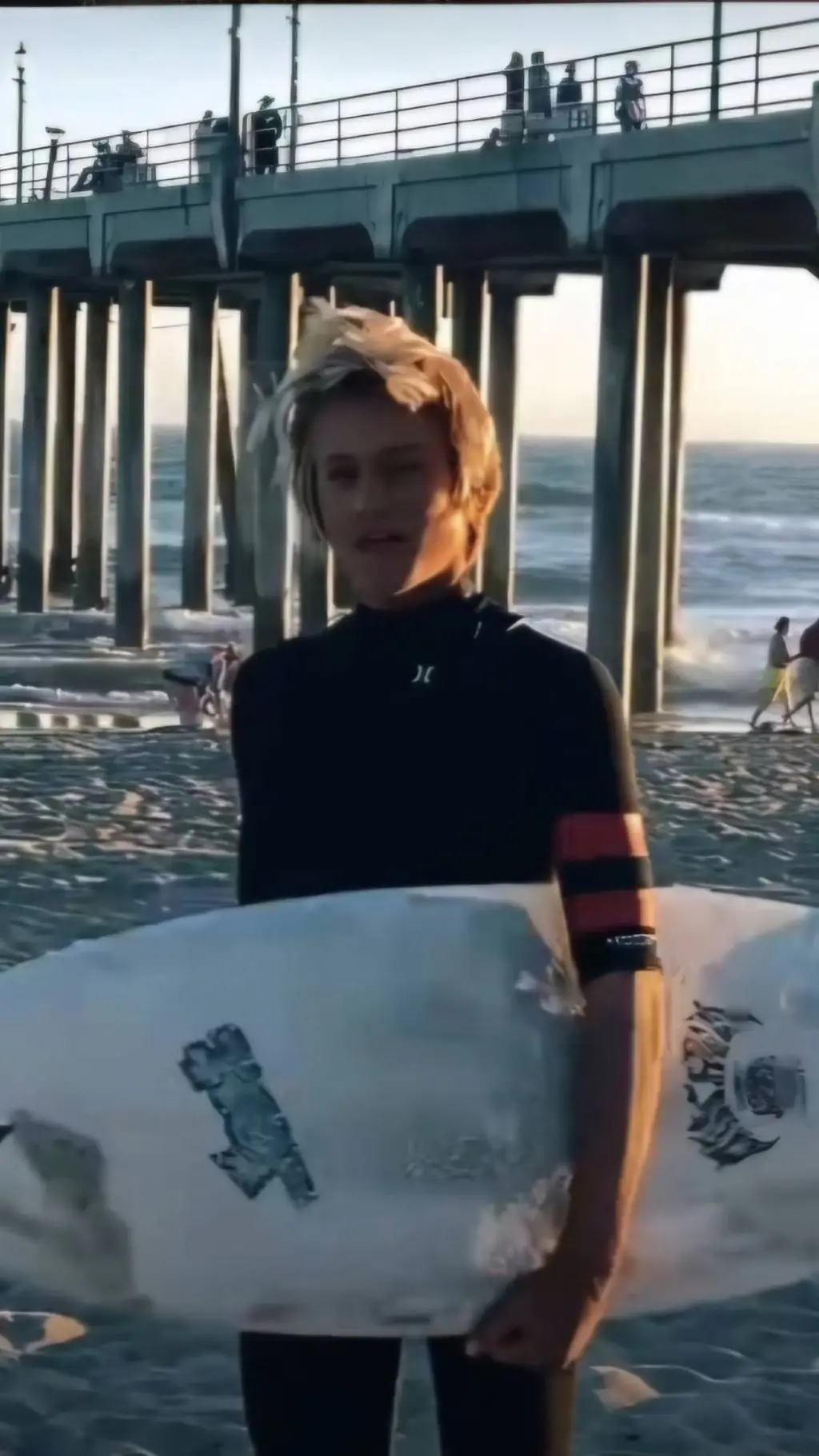 ai character: Elvis background