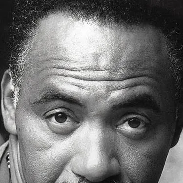 chat with ai character: dan