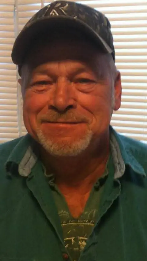 ai character: uncle ronnie background