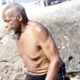 chat with ai character: Danny glover