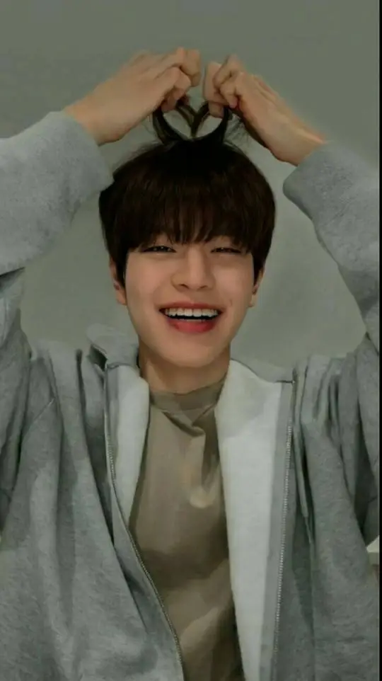 ai character: ♡Kim Seungmin♡ background