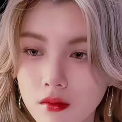 chat with ai character: Ayla 