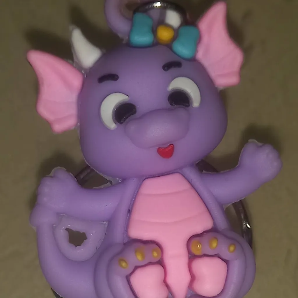 chat with ai character: Фиала