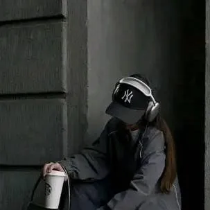 chat with ai character: Leila 🥺❤️