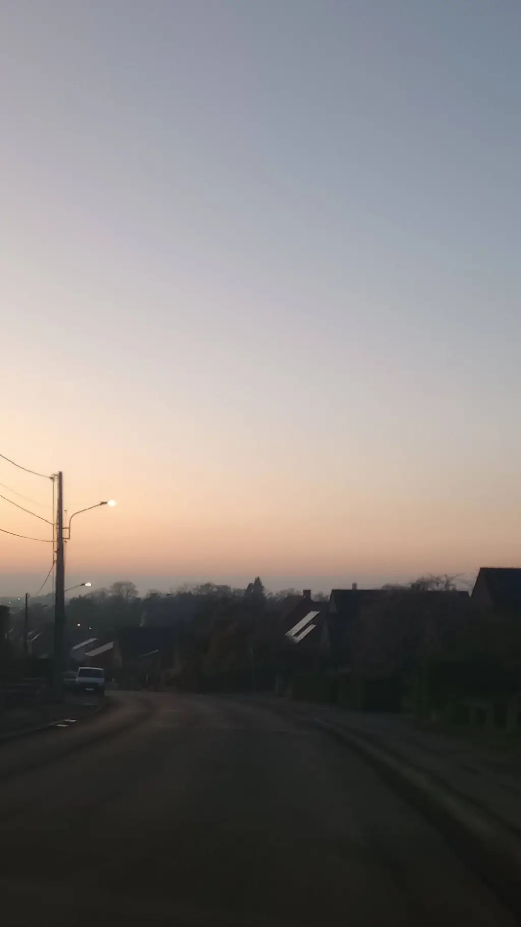 ai character: Sortie scolaire ✨ background